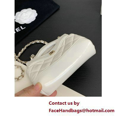 CHANEL Shiny Lambskin  &  Gold-Tone Metal Clutch with Chain AP3875 WHITE 2025